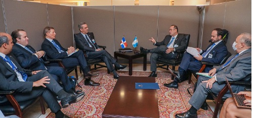 Foto Luis habla con otros presidentes en ONU