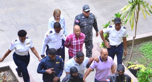 Foto policías acusados matar barbero Cienfuegos