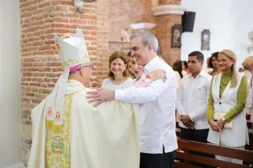 Soto Abinader y obispo Rafael Rodríguez