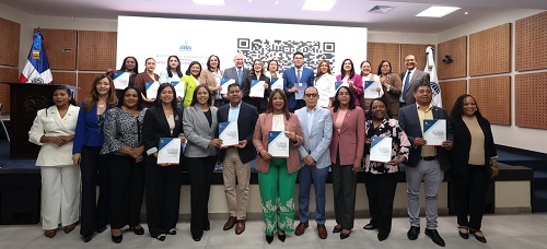 FOTO MUJERES PARTICIPAB EN CUSO MINISTERIO DE LA mUJER