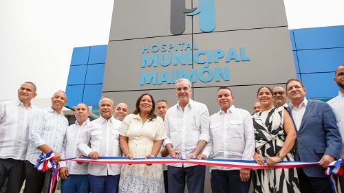 FOTo Presidente inaugur hopspital en Maimón