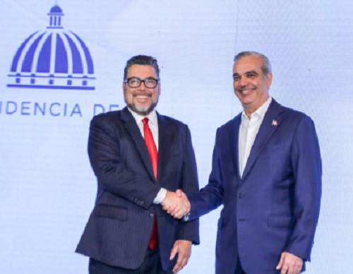 Foto Abinader firmó acuerdo  intercambios digitales