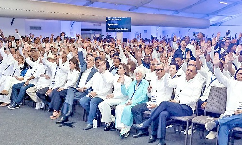 Foto Abinader y dirigente del PRM