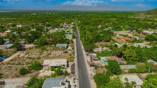 Foto Luis Abinder inaugura en Independencia y Barahona