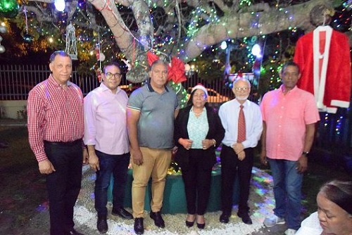 Foto Perfecto Jose Batista Arroyo Ramos y otros en Viernes de Navidad