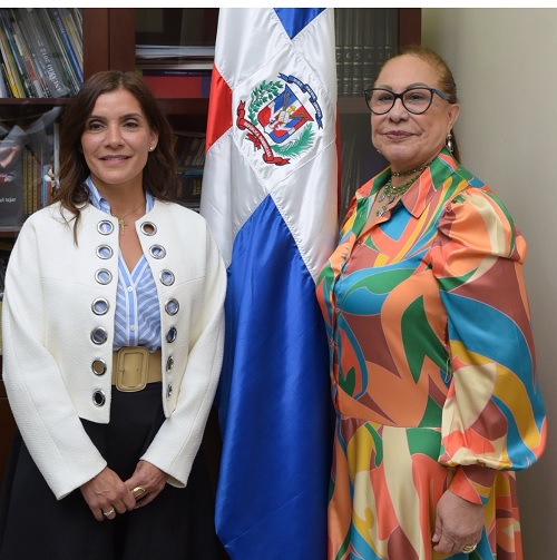 Foto Rosa Santos y embajagora de EI