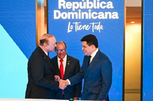 Foto Ulises y otros promocionando turismo Santiago