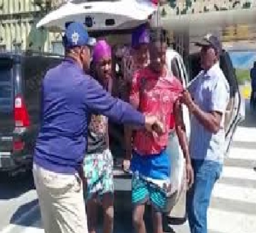 Foto apresan haitianos