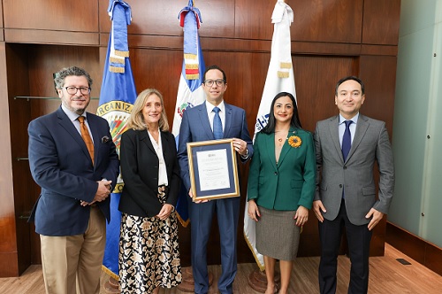 Foto funcionarios OEA y MAP 2026