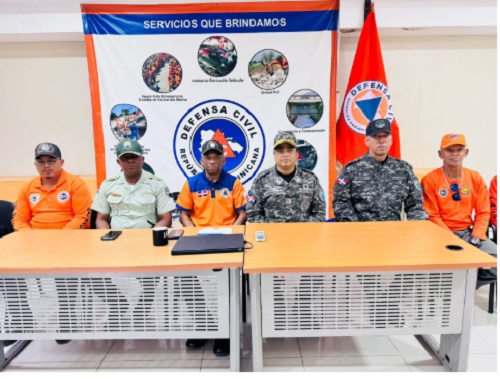 Foto genral Reynoso con DC y otros por tormenta Elissa