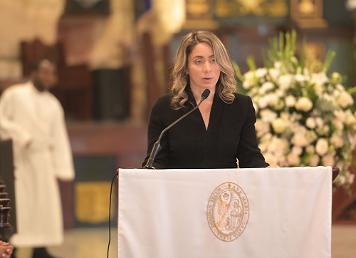 Foto ministra Gloria Reyes