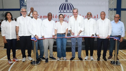 Foto presidente Abinader inaugura techado Instituto Unión Panamericana