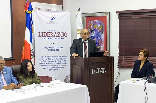 Foto presidente FEJUS habla