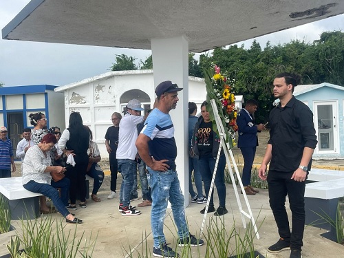 Foto sepultan madre e hija asesinadas en La Vega