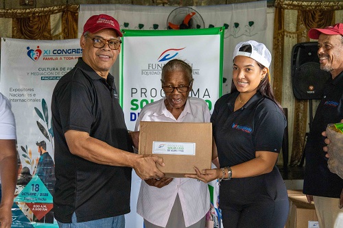 La FEJUS entrega alimentos