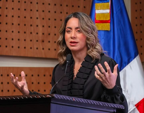 fOTO MINISTRA DE LA MUJER