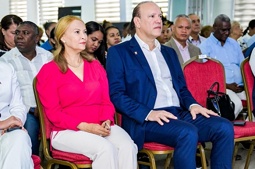 foto Ulises y demás en celebración Día contra violencia Mujer
