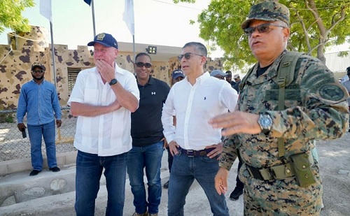foto ministro Defensa y otros