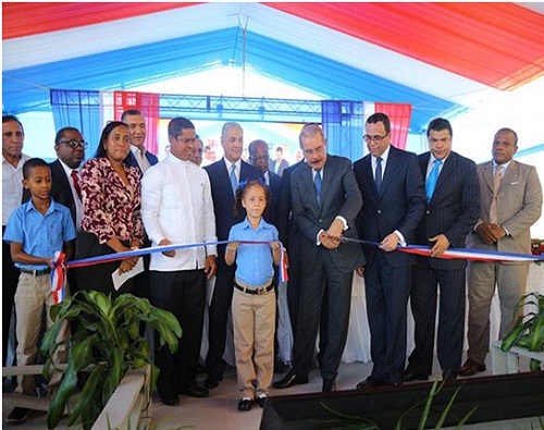 AFoto Medina inauguró escuela puerto Isabela
