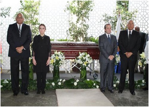 Foto Senado hace homenaje a fallecido José rafael Abinader