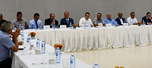 Foto Silvio y dirigentes de la ACIS 3