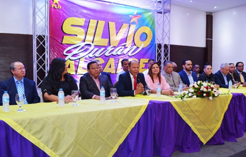 Foto actividad ruenda de prensa Silvio