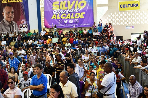 Foto asistentes proclamación Silvio
