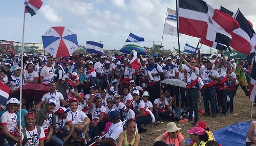 Foto miles de voluntarios llegan para jornada con el papa a Panamá