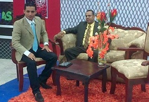 foto Anyolino Germosén es entrevistado
