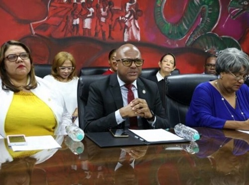 Foto anuncian huelga