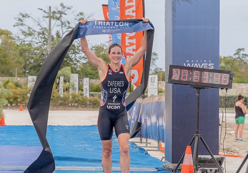 Foto Katie Zaferes de Estados Unidos Oro medallista Olímpica en Tokio 2022