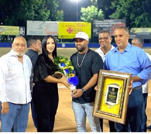 Foto AMAPROSAn dedica torneo a ex pelotero Inoa 23