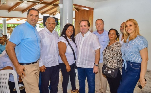 Foto AWILDA CON pALOZA