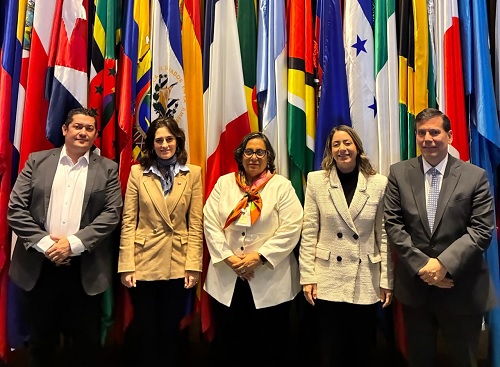 Foto Gloria Reyes y otros en Chile