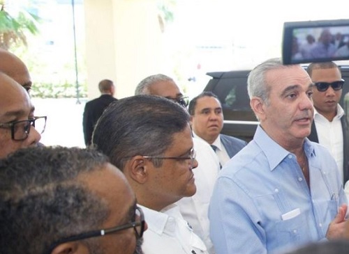 Foto Luis Abinader le contesta a Leonel