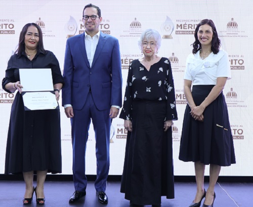 Foto Maritza Reyes Tejada Sigmund Freund Milagros Ortíz Bosch y Grey Peña.1