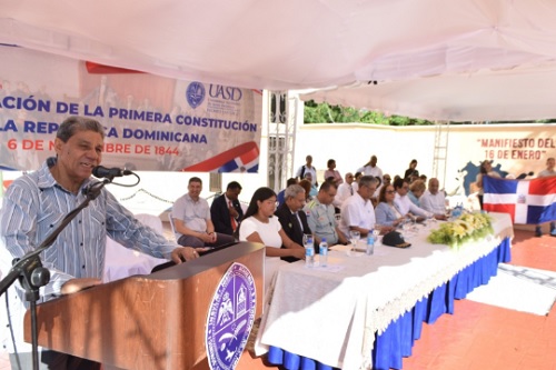 Foto UASD y MINERD recuerden primra Constitución