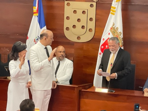 Foto Ulises Rodríguez es huramentado alcalde 2024