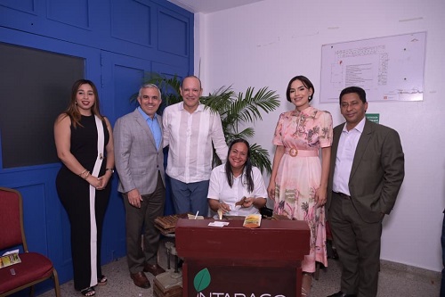 Foto Ulises y otros en presentacion turismo
