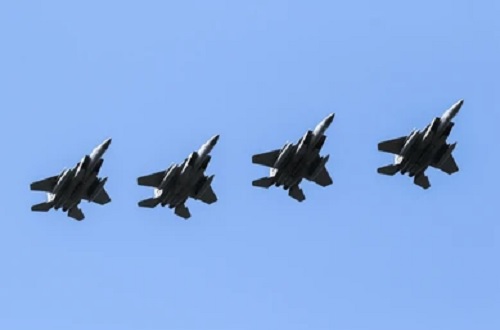 Foto aviones de EU atacan petroleros de Irán