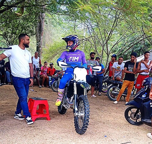 Foto pilotos para Motocross El Pino