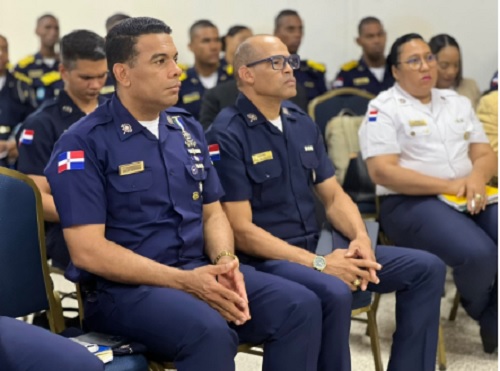 Foto policís en el programa Salvar Vidas