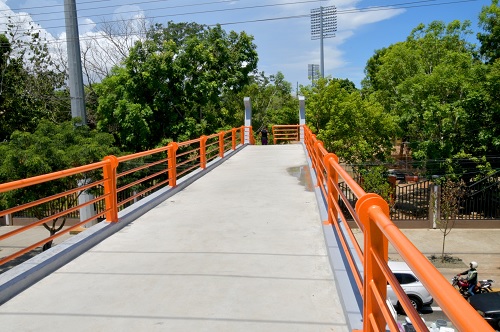 fOTO PUNETE PEatonal Ortega y Gaset