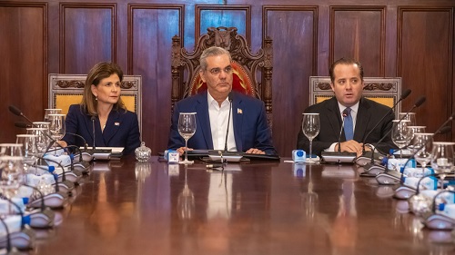 fOTO lUIS rAQUER Y MINISTRO PRESIDENCIA